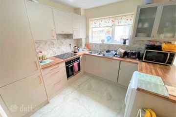 Room to Rent –  Ashfield Grove, Huntstown, Dublin 15 — photo 2