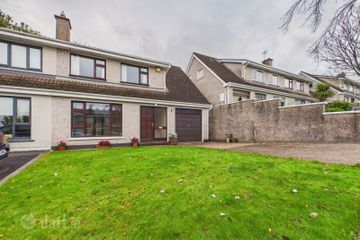 8 Manor Orchard, Thornbury View, Rochestown, Co. Cork, T12P6CD — photo 2