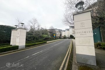 Beechwood Court, Stillorgan, Leopardstown, Co. Dublin — photo 2