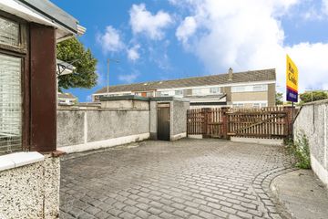 44 Coultry Gardens, Ballymun, Dublin 9 — photo 2