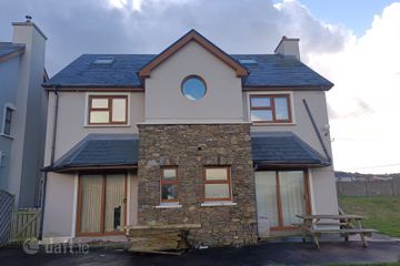 12 Marina Walk, Caherciveen, Cahersiveen, Co. Kerry, V23YY50 — photo 3
