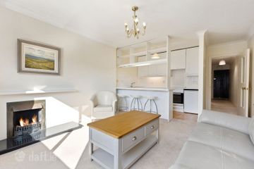 104 The Elms, Mount Merrion Avenue, Blackrock, Co. Dublin, A94H768 — photo 3