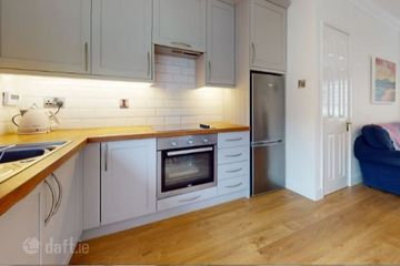 5 Botanic Mews, Prospect Avenue, Glasnevin, Dublin 9, D09P440 — photo 2