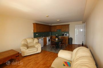 21 The Waterfront, Lynch's Quay, Cobh, Co. Cork, P24C954 — photo 3