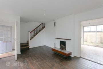 1 Lakelands Grove, Stillorgan, Co. Dublin, A94NW25 — photo 2