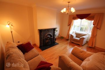 33 Oldcourt, Ballincollig, Co. Cork — photo 2