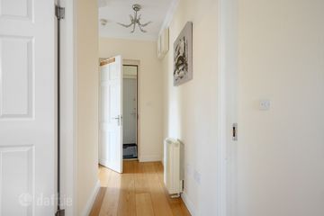 12 Glebe Square, Newcastle, Co. Dublin — photo 3