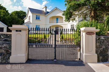 The Gables, 33 Saint Marys Road, Galway, H91XYT5 — photo 2