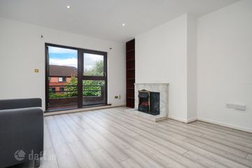 Apartment 4, The Spruce Lodge, Castleside Drive, Rathfarnham, Dublin 14 — photo 3