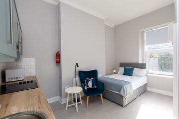 Flat 2, 15 Grove Park, Rathmines, Dublin 6 — photo 2