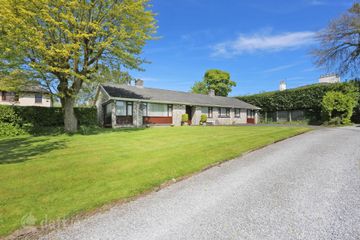 Treetops, Shannon Lawn, North Circular Road, Co. Limerick, V94TCC4 — photo 2