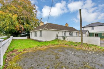 Whitesland, Residence & 2 no. Apartment Units, Rathbride Road, Kildare Town, Co. Kildare, R51PX53 — photo 2