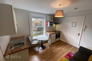 Flat 3, 8 Dufferin Avenue, South Circular Road, Dublin 8 — photo 3