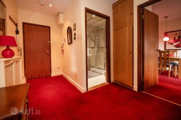 13 The Sycamores, Stradbrook Hill, Blackrock, Co. Dublin, A94H317 — photo 2