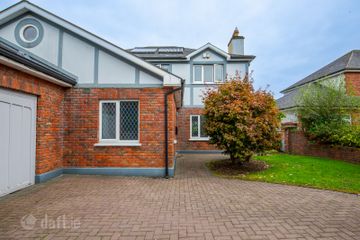 12 Sarsfield Drive, Ballinasloe, Co. Galway, H53FY93 — photo 3