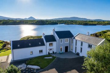 The Pink House, Carrickfinn, Kincasslagh, Co. Donegal, F94YK37 — photo 2