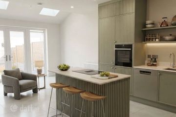 7 Grange Oaks Avenue, Kilternan, Dublin 18, D18 YD5R — photo 2
