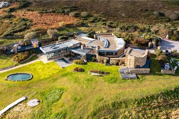Heather Cottage, Upper Cliff Road, Howth, Co Dublin, D13A326