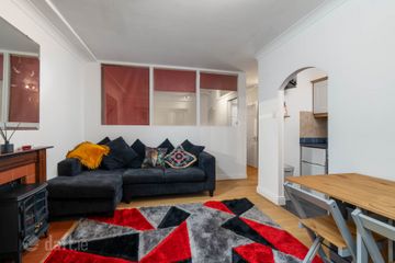 Apartment 10, The Olde Dock, Ship Street Little, Dublin 8, Co. Dublin — photo 2