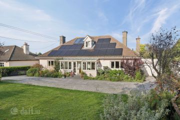 Turvey, Hillcrest Road, Sandyford, Dublin 18, D18W7R2 — photo 2