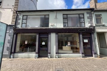 Main Street, Roscrea, Co. Tipperary, E53VP76 — photo 2
