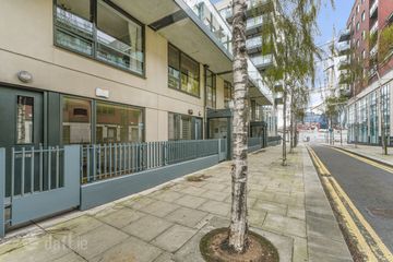 Apt 83 Block M, Hanover Riverside, Grand Canal Dock, Dublin 2 — photo 3