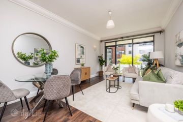 35 Aran House, Custom House Square, IFSC, Dublin 1, D01F535 — photo 2