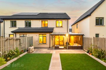 32 Curragh Farm, Newbridge, Co. Kildare, W12HR83 — photo 2
