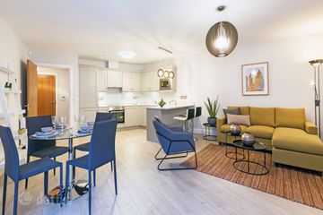 Leona Apartments