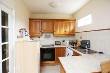 Apartment, Oisín Court, Sandymount, Dublin 4 — photo 2