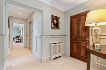 Apartment 26, Hollybrook, Foxrock, Dublin 18, D18AC65 — photo 2