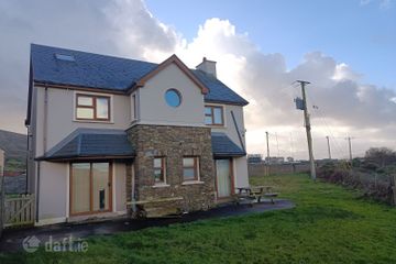 12 Marina Walk, Caherciveen, Cahersiveen, Co. Kerry, V23YY50 — photo 2