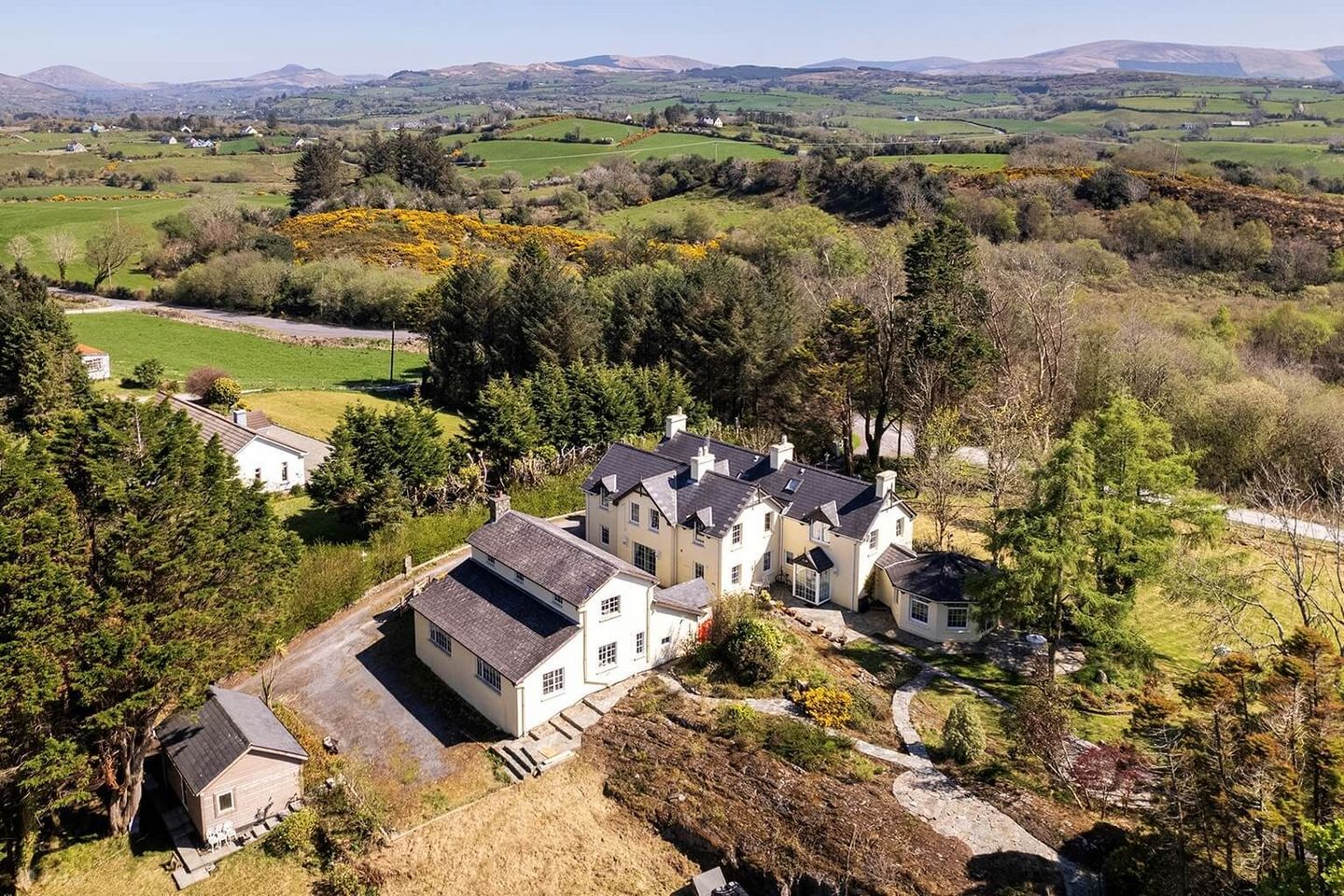 'Two Trees' & 'The Barn', Dromkeal, Ballylickey, Co. Cork, P75YD91 — photo 1