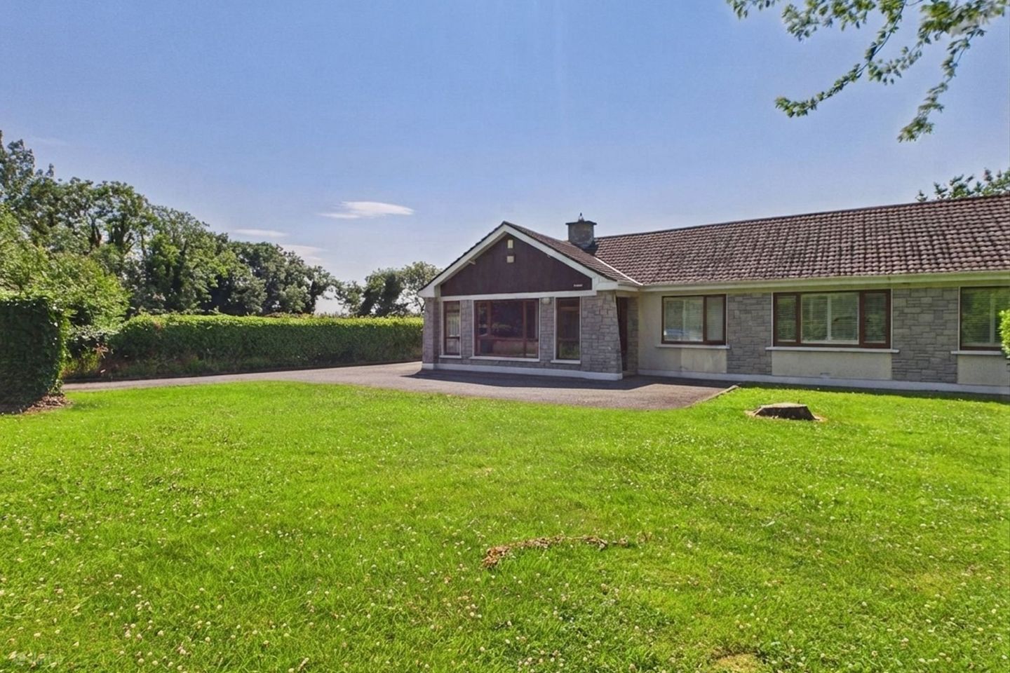 Denbri, Fairyhouse Road, Ennistown, Ratoath, Co. Meath, A85KW56 — photo 1