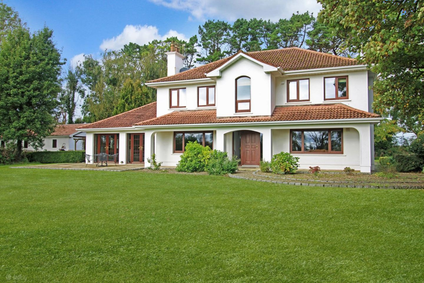 Beautiful Family Home on Private & Mature Site