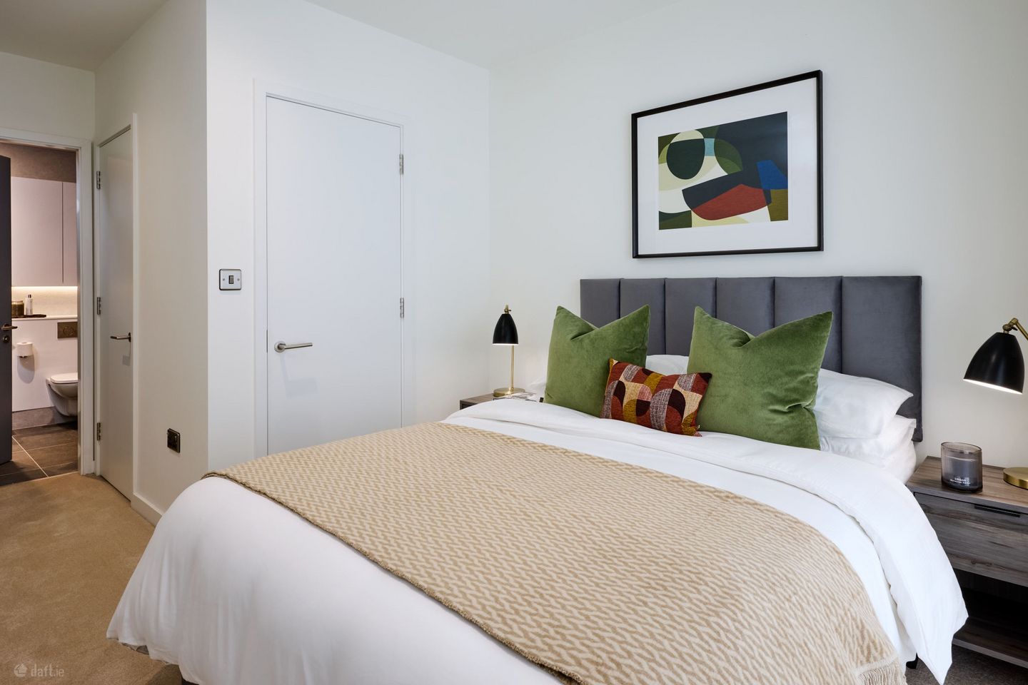 1 Bed Apartment, Spencer Place, New Wapping Street, Dublin 1 — photo 1