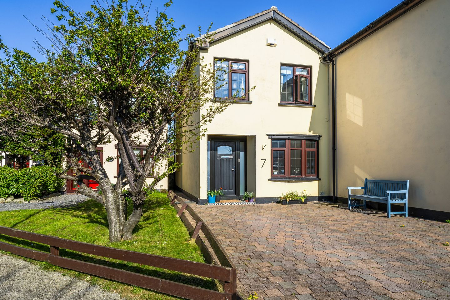 7 Yellow Meadows Lawn, Clondalkin, Dublin 22 — photo 1