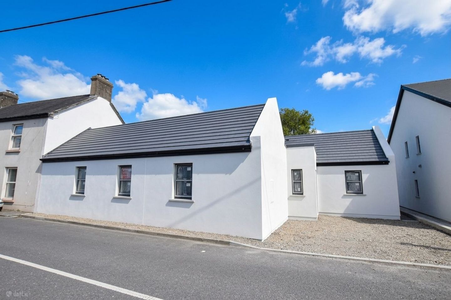 3 Bedroom Detached Bungalow, Pairc an Tobair, Bartlemy, Co. Cork — photo 1