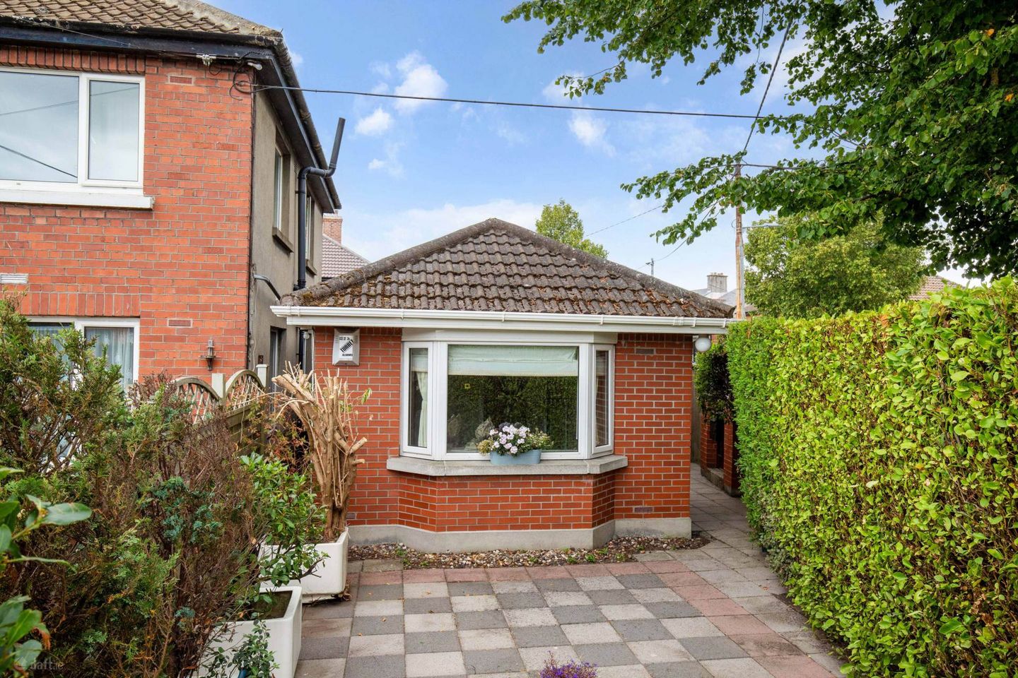 The Bungalow, 37 Vernon Grove, Clontarf, Dublin 3, D03XV59 — photo 1
