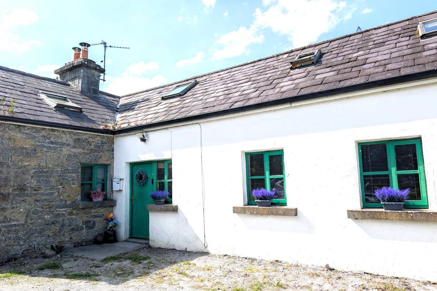 Lavender Cottage, Masonbrook, Loughrea, Co. Galway, H62X623 — photo 1