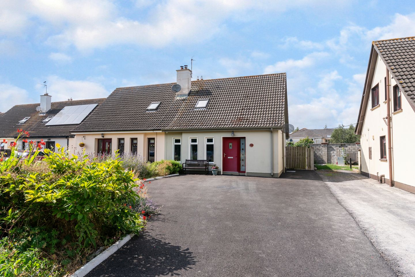 47 White Castle Lawn, Athy, Co. Kildare, R14E095 — photo 1