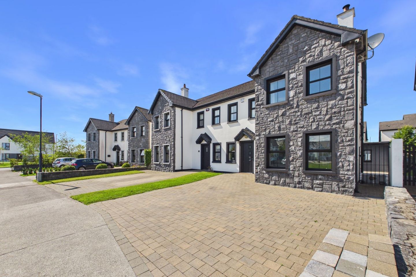 8 Cluain Na Cathrach, Caherroyn, Athenry, Co. Galway, H65YV48 — photo 1