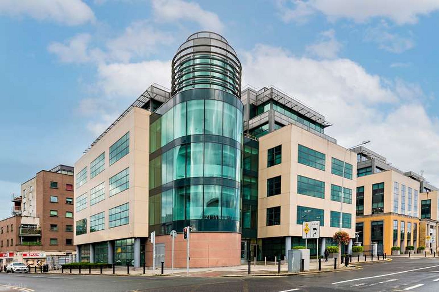 One - Gateway, East Wall Road, Dublin 3 — photo 1