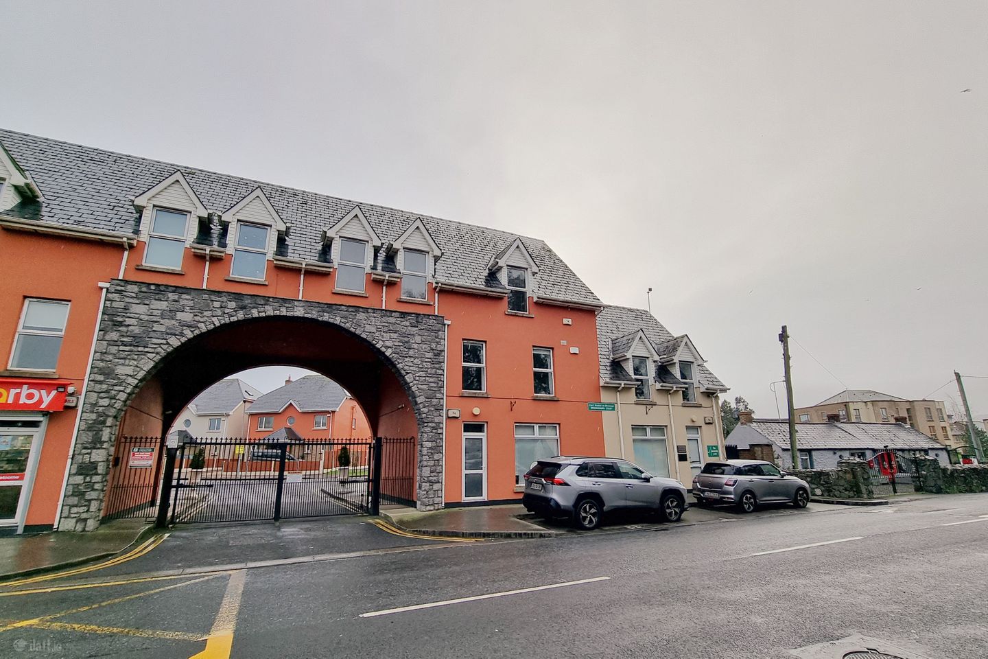 Apartment 10, Brownsbarn Court, Old Naas Road, Kingswood Cross, Dublin 22, D22VY81 — photo 1
