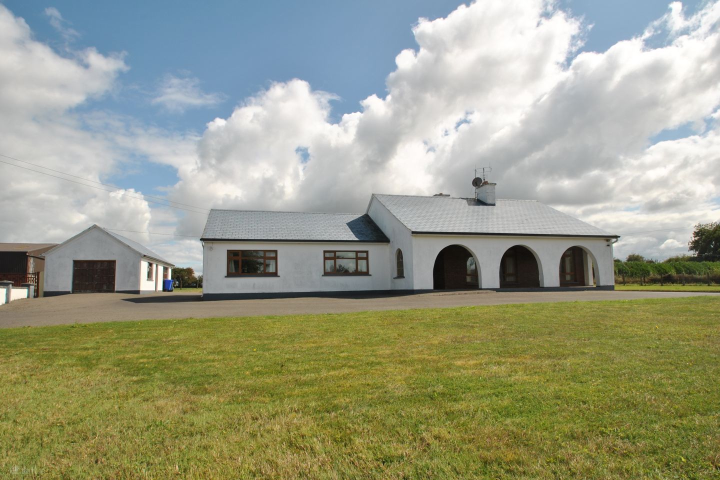 The Arches, Birr Road, Shinrone, Birr, Co. Offaly, R42 DW66 — photo 1