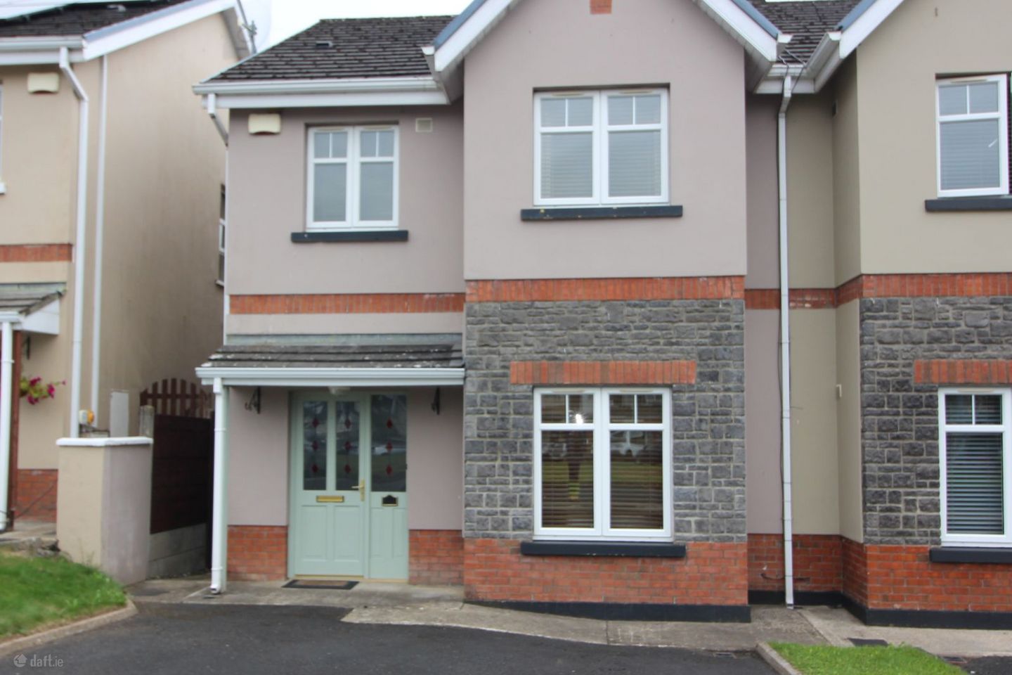13 Carraig Midhe, Corbally, Westbury, Co. Clare, V94Y2HX — photo 1