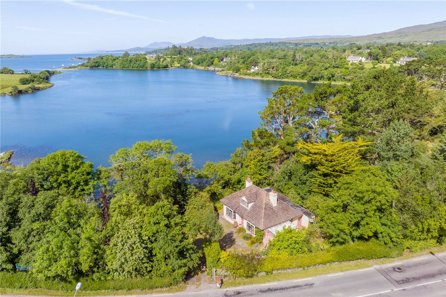 Carrigdhoun Quay, Ballylickey, Bantry, Co. Cork, P75XE83 — photo 1