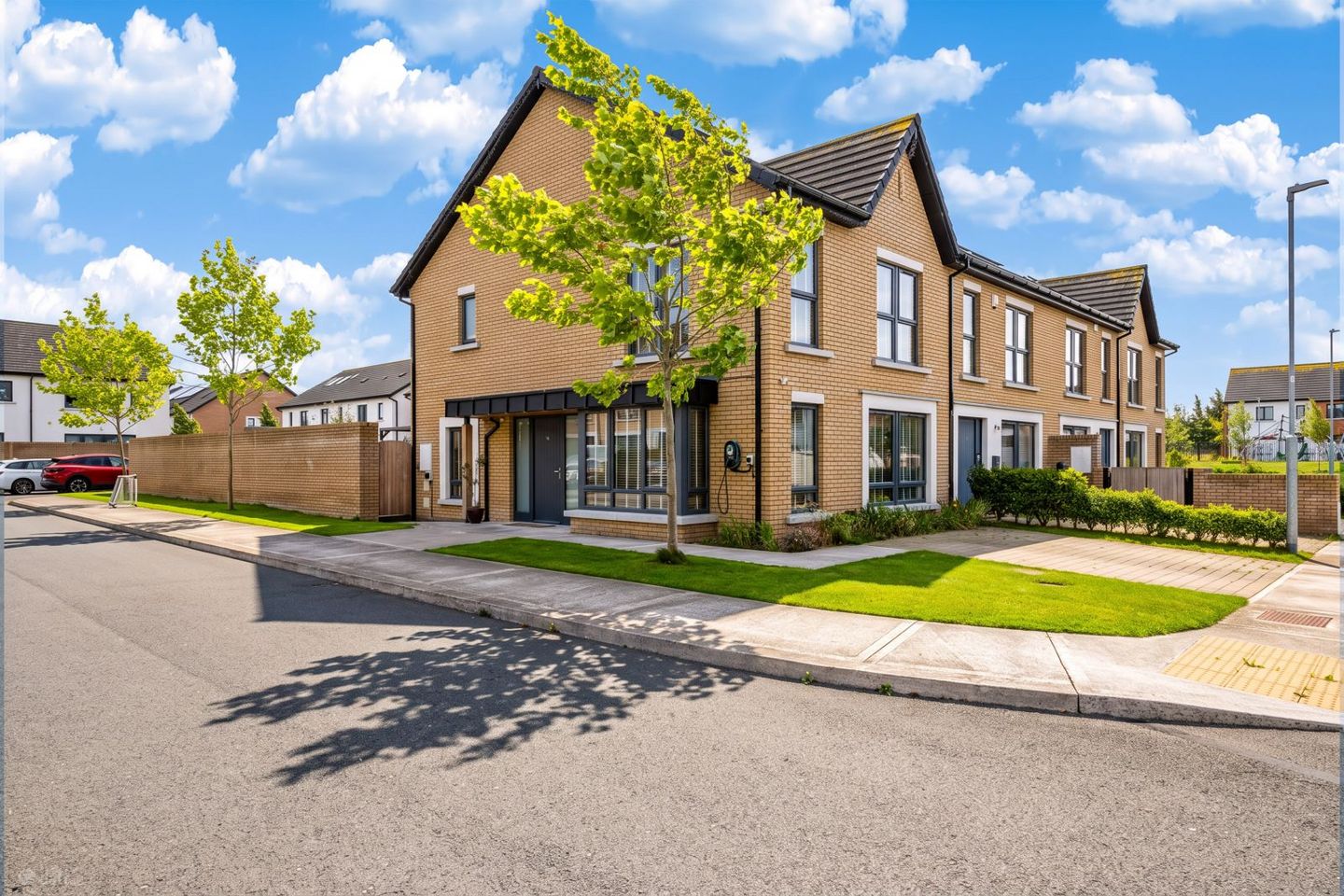 18 Hollywoodrath Place, Hollystown, Dublin 15, D15E43X — photo 1