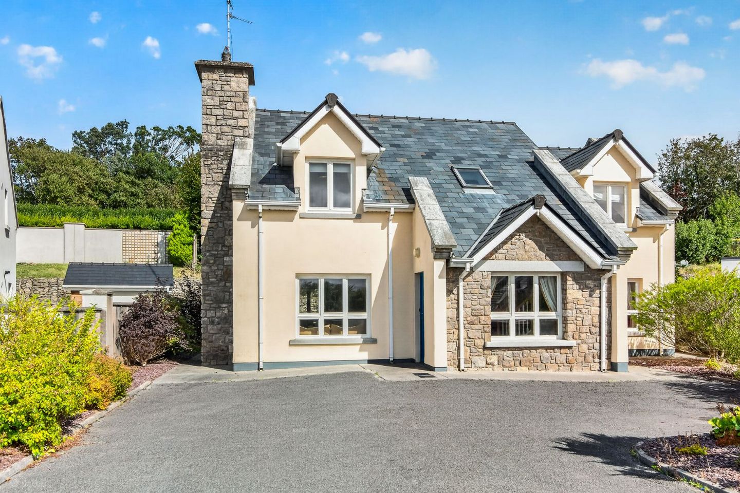 4 Oyster Bay, Rosses Point, Cregg, Co. Sligo, F91R9T4 — photo 1