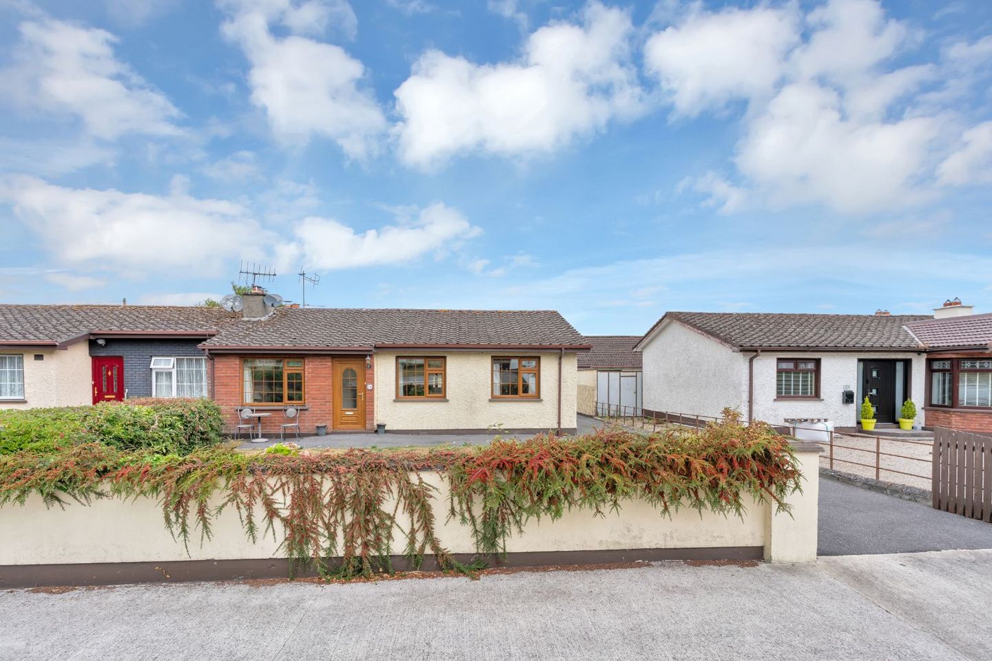 10 Saint Oliver Plunkett Avenue, Tinnahinch, Graiguenamanagh, Co. Kilkenny — photo 1